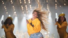 Beyoncé durante su espectáculo en Coachella 2018.