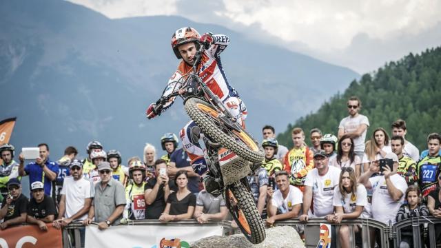 Toni Bou, en acción sobre su Honda, en el Gran Premio de Francia.