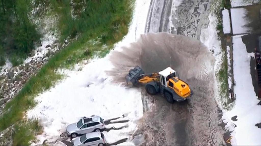 Trabajos de limpieza en la subida al monte Tignes