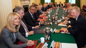 Primera reunión de Boris Johnson con su gabinete.