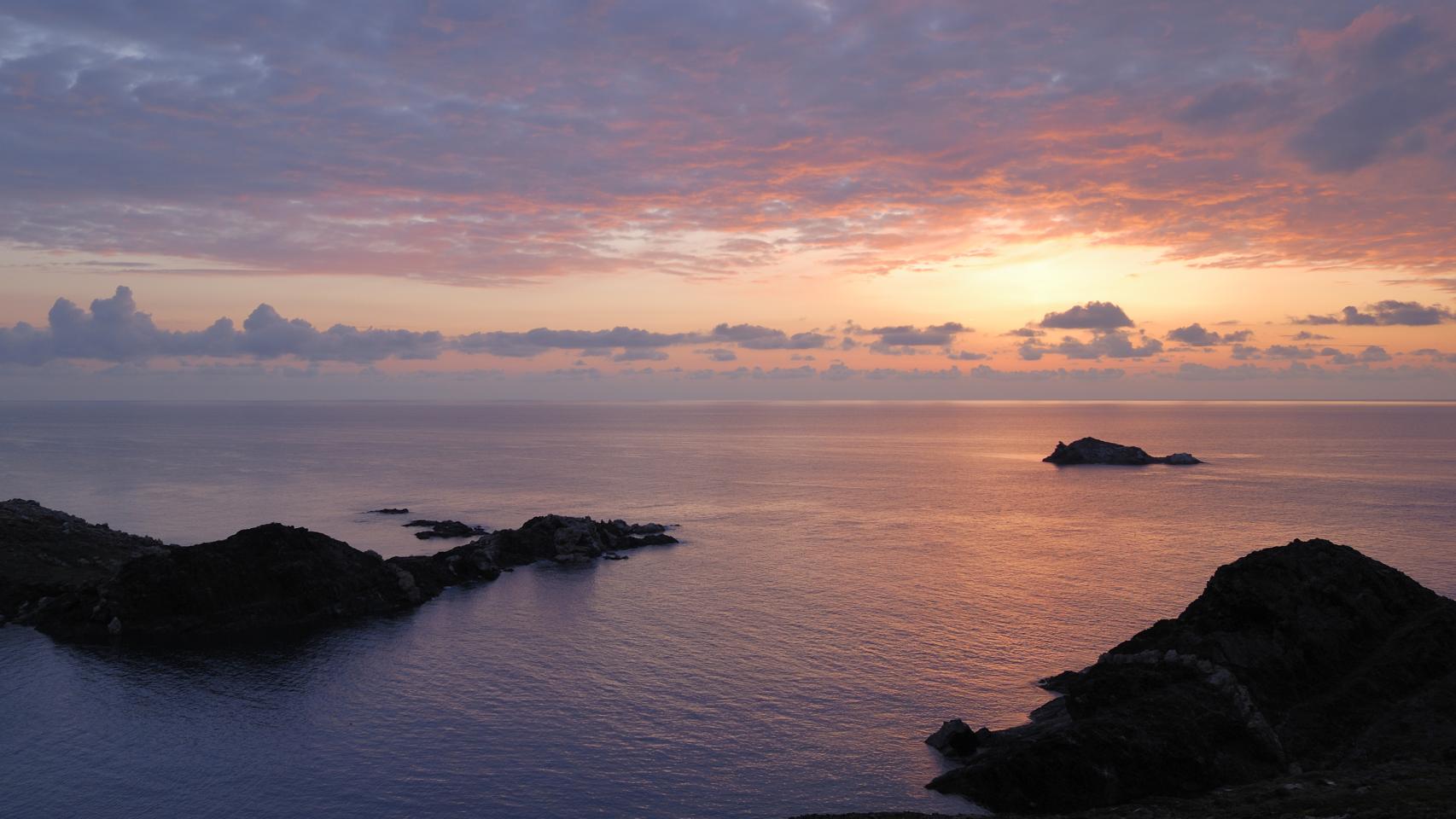 Estampa del atardecer en Cap de Creus