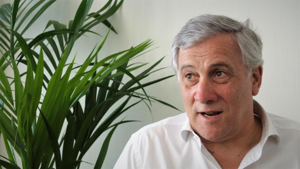 Antonio Tajani, expresidente del Parlamento Europeo, durante su entrevista con EL ESPAÑOL en Bruselas.