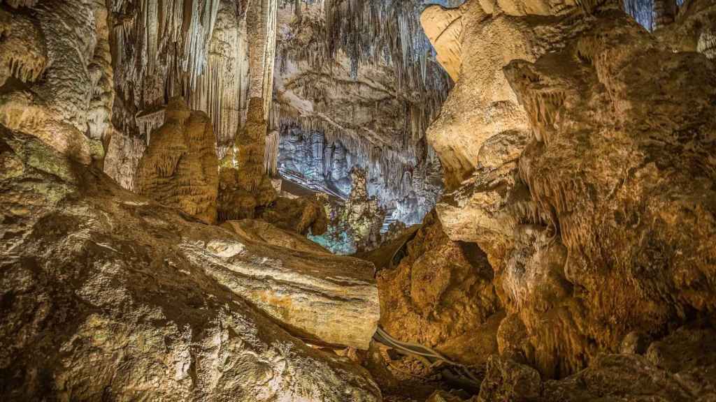 La espectacularidad de la Cueva de Nerja.