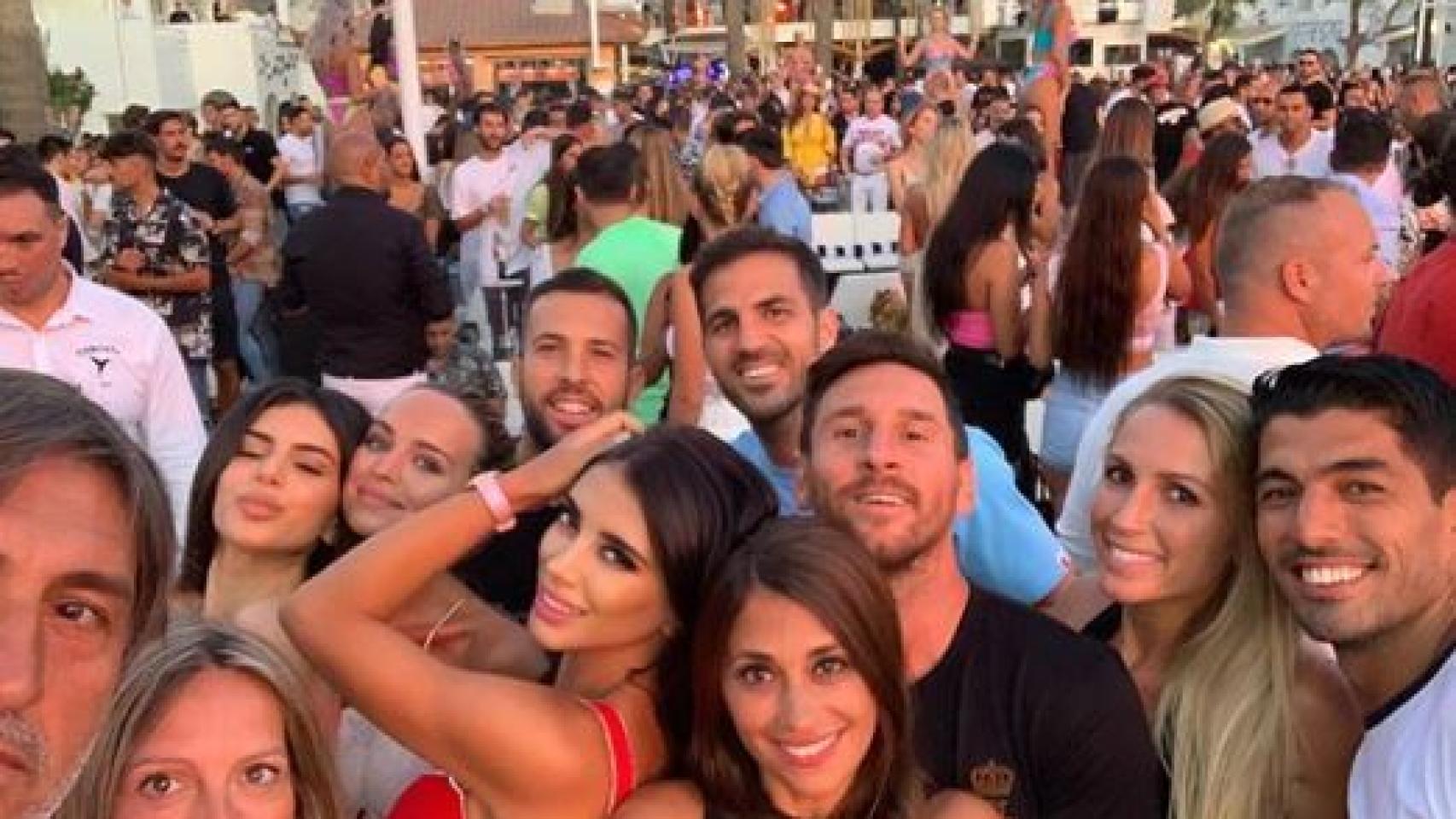 Los jugadores del Barcelona en Ibiza. Foto: Instagram (@daniellasemaan)