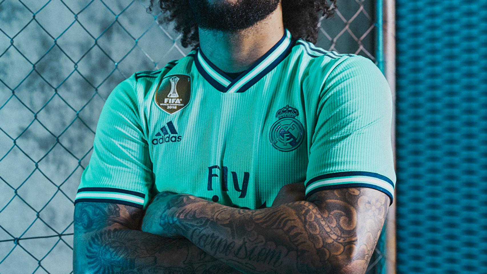 Marcelo con la tercera equipación del Real Madrid en la temporada 2019/20