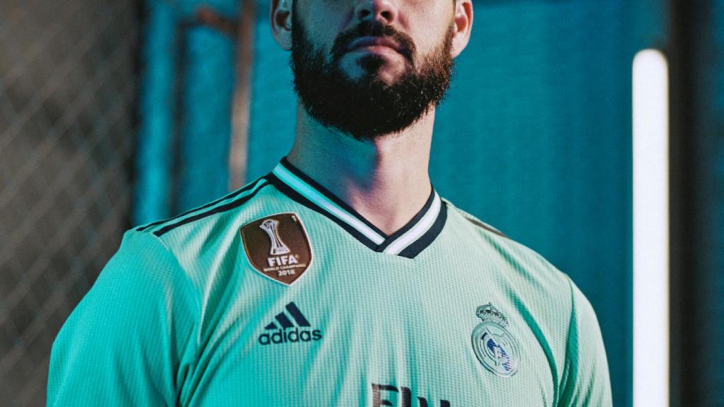 Isco Alarcón con la tercera equipación del Real Madrid en la temporada 2019/20