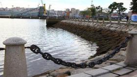 El Concello de A Coruña estudiará el baño en el Parrote tras los polémicos carteles