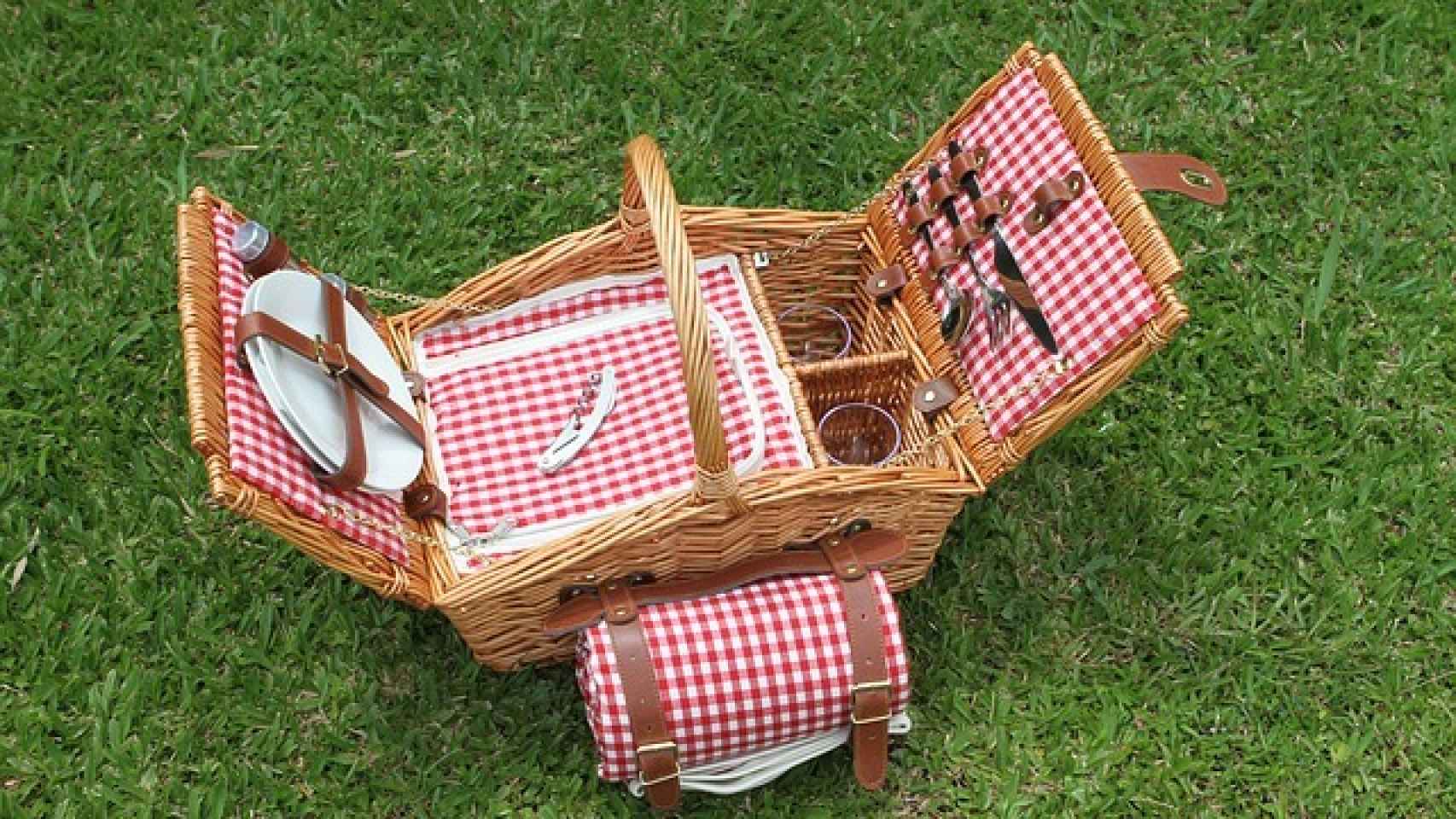 Una cesta de picnic