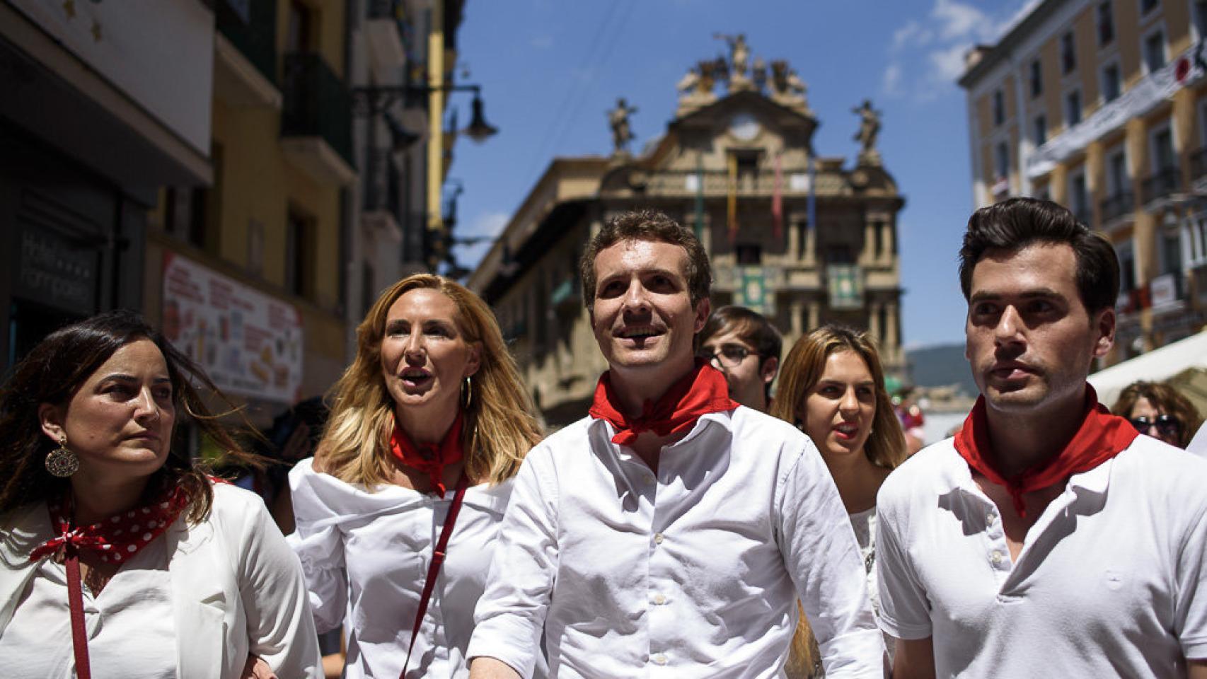 Ana Beltrán y Pablo Casado durante una visita a los Sanfermines.