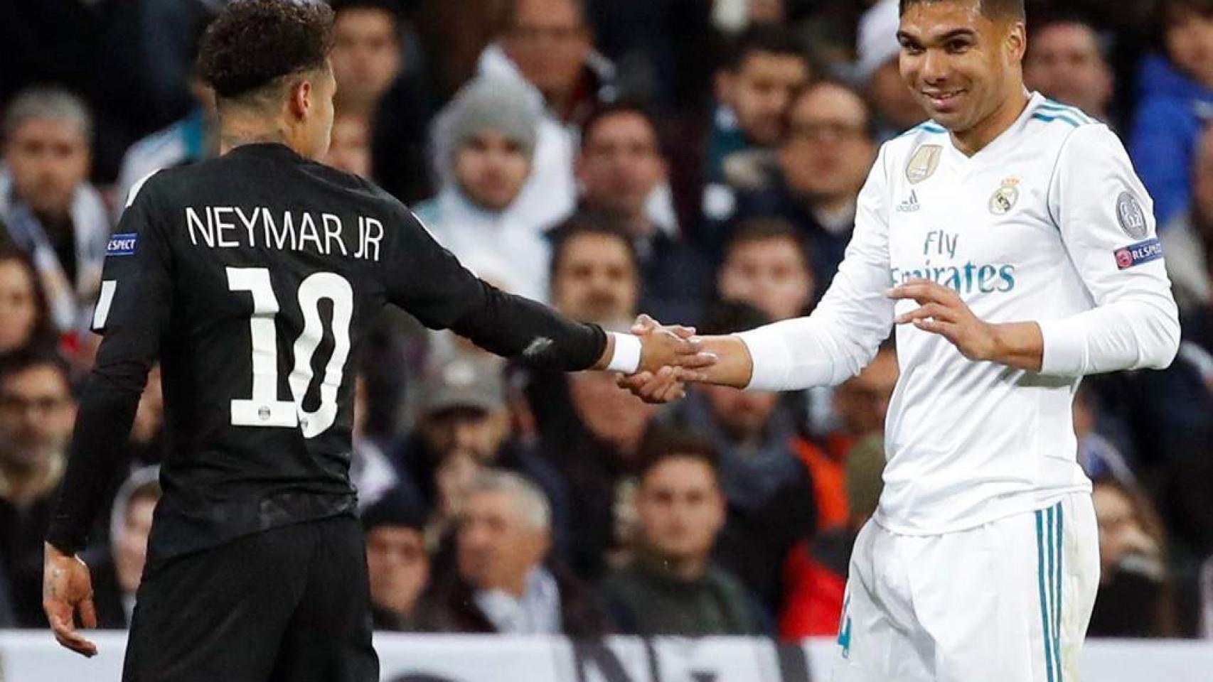 Neymar y Casemiro durante un partido entre PSG y Real Madrid en Champions.