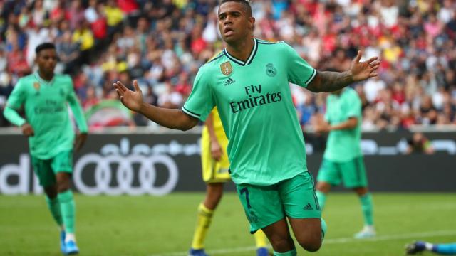 Mariano celebra su gol al Fenerbahce