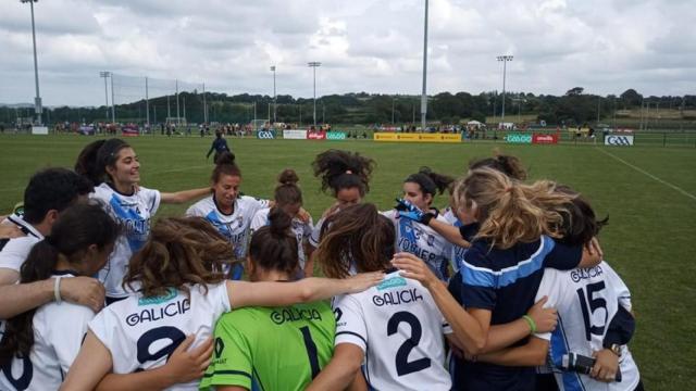 Las jugadoras, tras el partido.