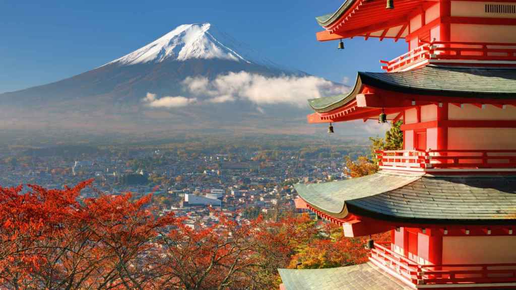 Majestuoso el Monte Fuji allá desde donde lo miremos.