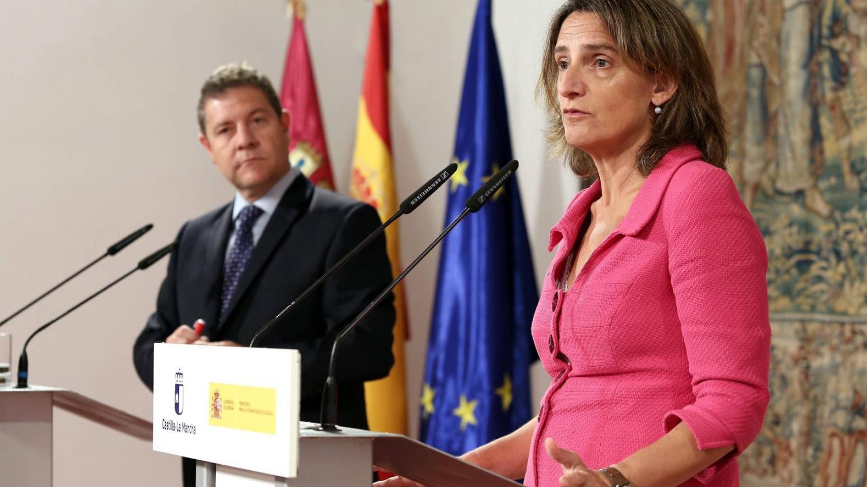 El presidente Emiliano García-Page y la ministra Teresa Ribera, este martes en Toledo