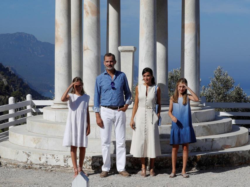 La Familia Real posa para los fotógrafos en la Casa Museo de Son Marroig.