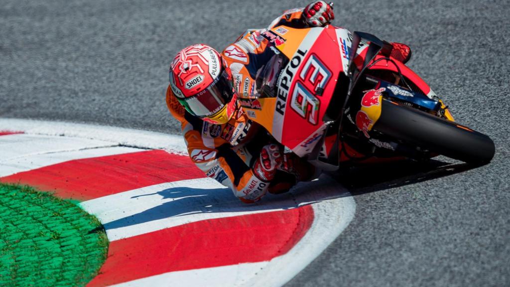 Marc Márquez traza un viraja en el Red Bull Ring, durante el Gran Premio de Austria.