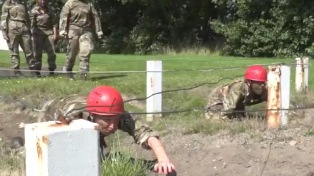 Entrenamiento militar de las jugadoras del Liverpool femenino