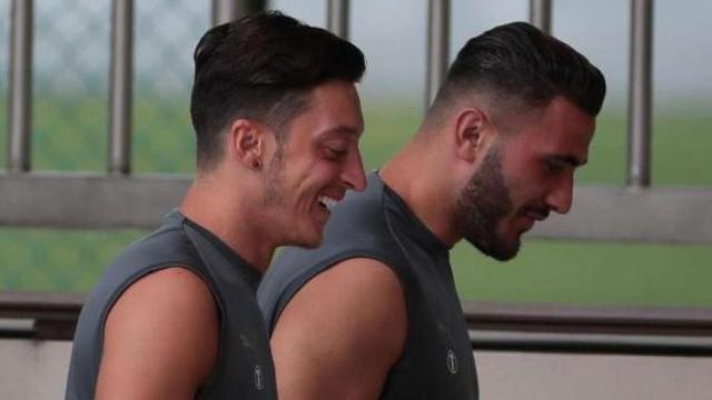 Özil y Kolasinac en el Arsenal