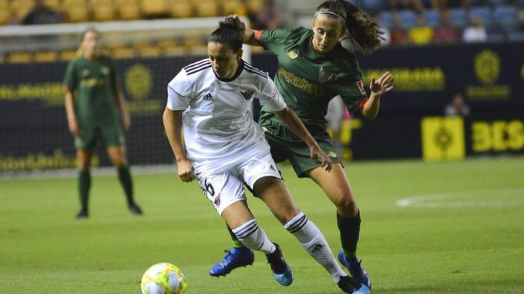 Aurélie Kaci, en el Athletic - CD Tacón del Trofeo Ramón de Carranza. Foto: Twitter (@Cadiz_CF)