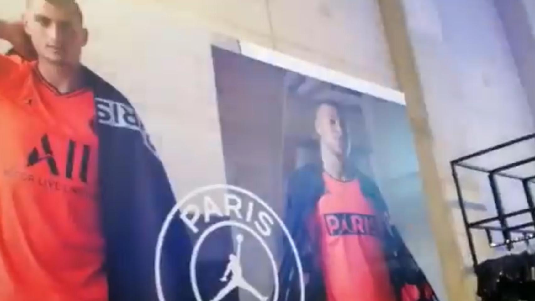 Imagen de Verratti y Mbappé en la tienda oficial del PSG