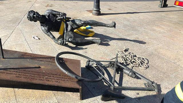 FOTO: Imagen de la estatua tras el último acto incívico que sufrió.