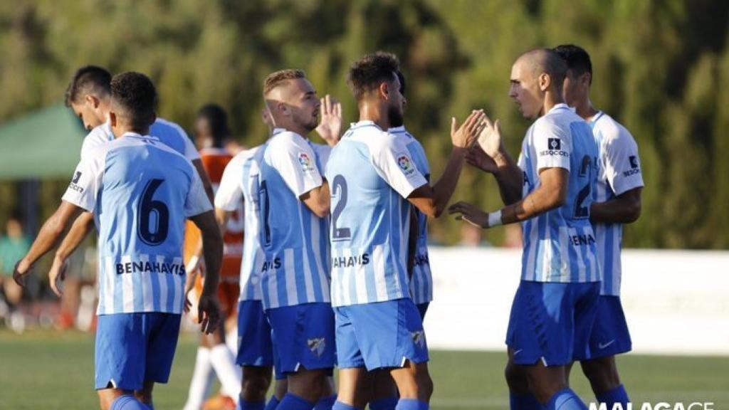 Varios jugadores del Málaga durante un partido de pretemporada. Foto: Twitter (@MalagaCF)