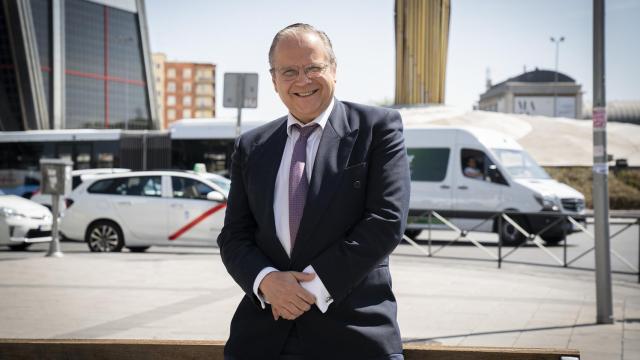 Antonio Miguel Carmona posa para EL ESPAÑOL en Plaza de Castilla.