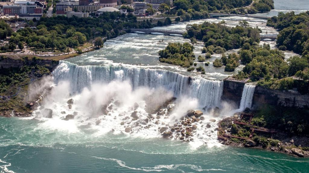 Cataratas del Niágara, desde una perspectiva aérea.