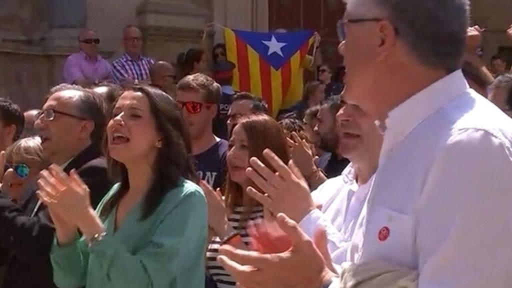 Inés Arrimadas, Carlos Carrizosa y otros dirigentes de Cs, increpados en Vic.