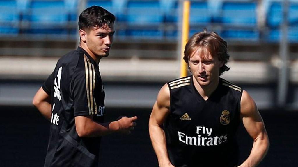 Brahim y Modric entrenando con el Real Madrid