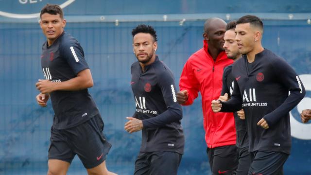 Neymar entrena con el PSG junto a sus compañeros