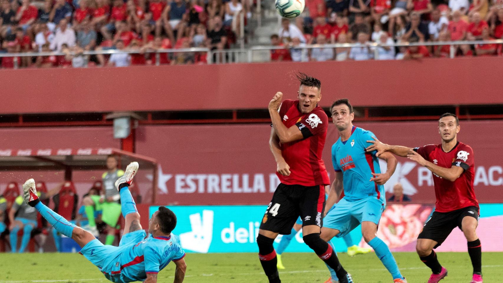 Martin Valjent, en un momento del partido