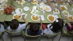 Niños en el comedor