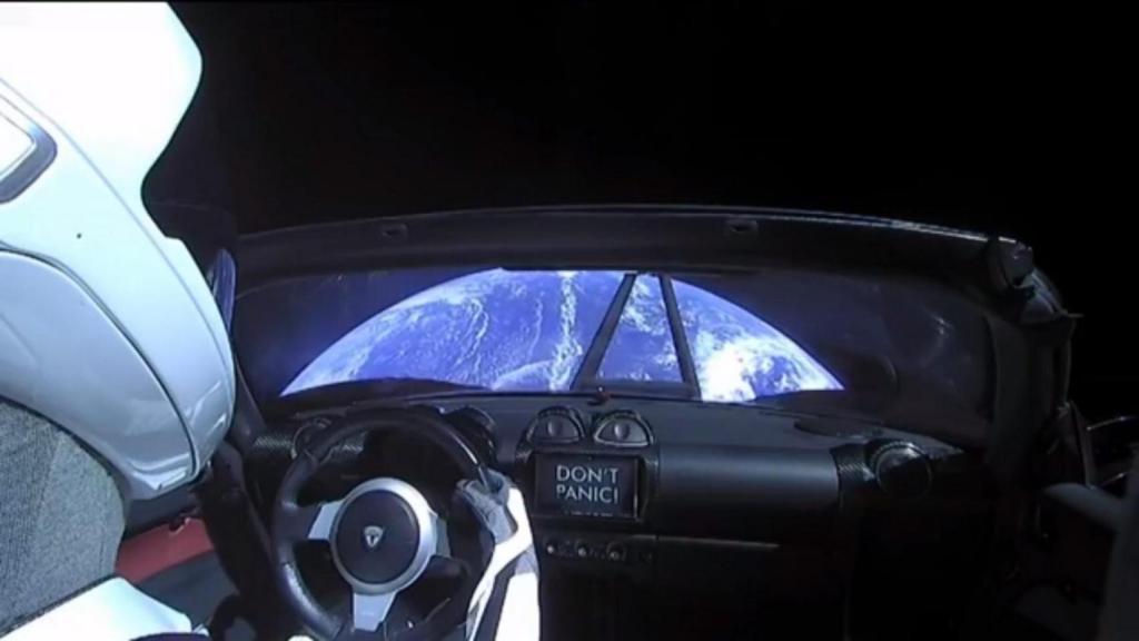 Tesla Roadster en el espacio