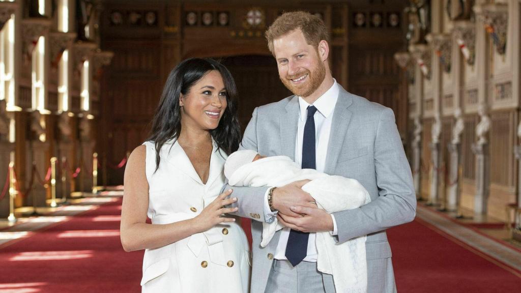 Los duques de Sussex junto a su pequeño Archie.