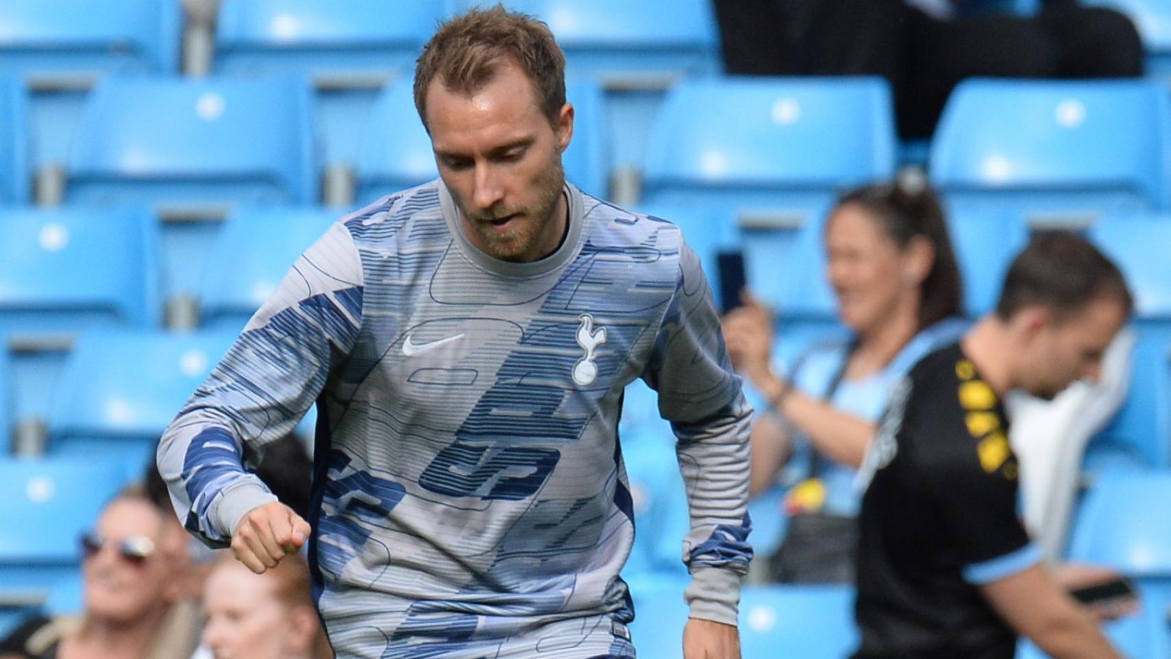 Eriksen, durante un calentamiento con el Tottenham