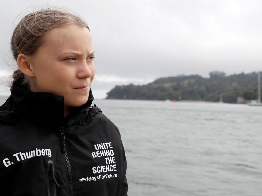Greta Thunberg antes de subirse al barco que la llevará a la cumbre climática de la ONU.