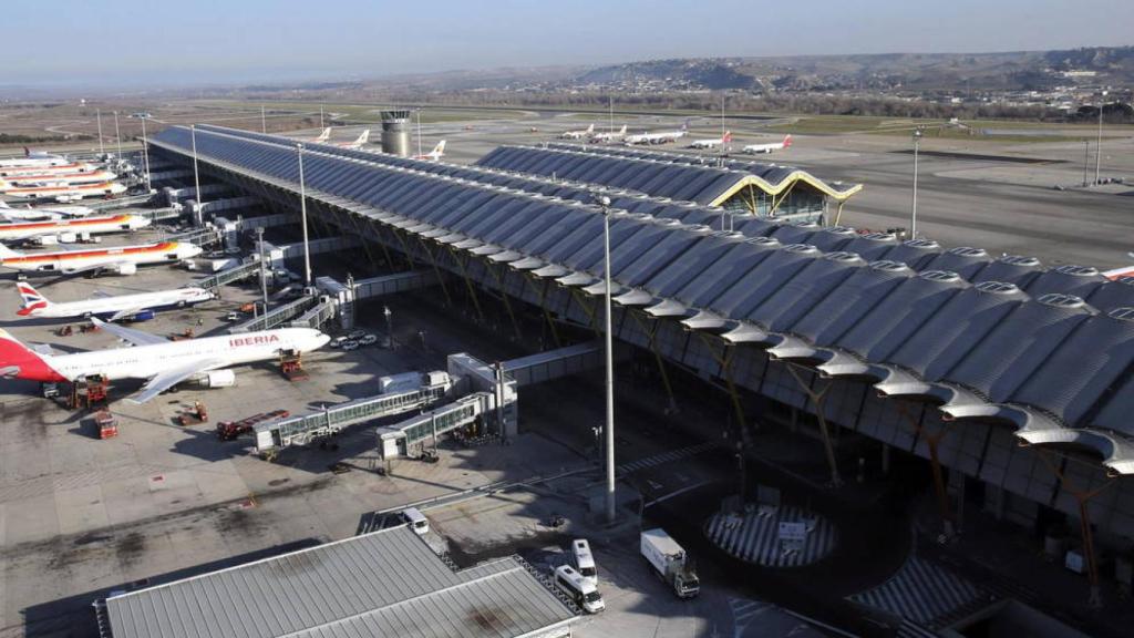 El avión perdió altura de forma inesperada. Foto: EFE.