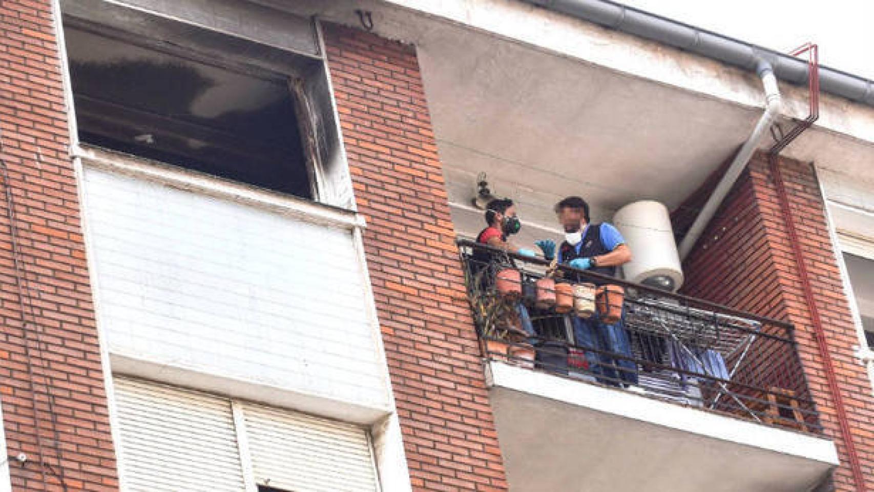 La mujer se precipitó de una altura de más de 20 metros. Foto: EFE.