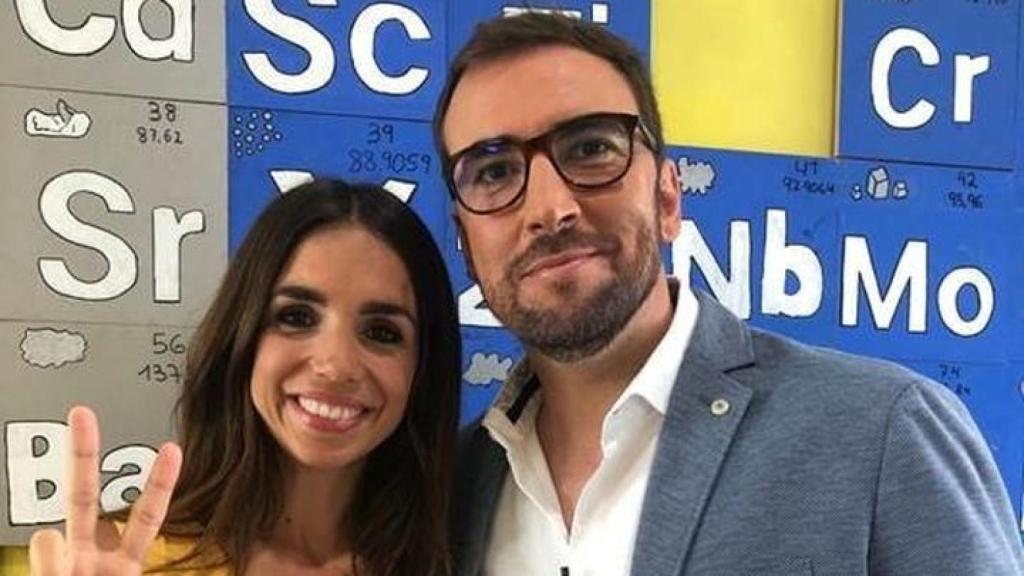 Ricardo Altable junto a Elena Furiase en un 'impasse' de la grabación.