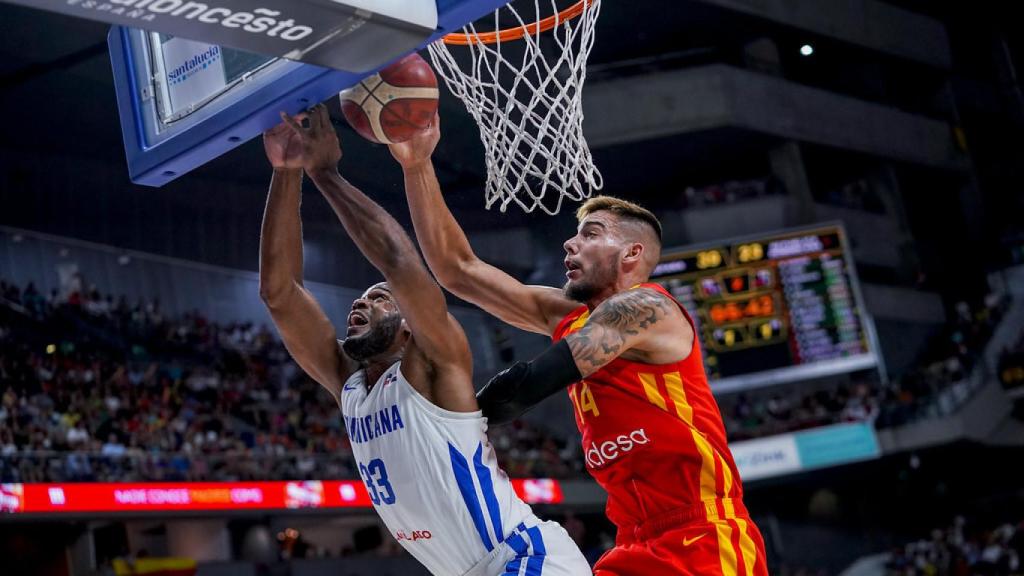 Willy Hernangómez, en el partido entre España y la República Dominicana. Foto: FEB