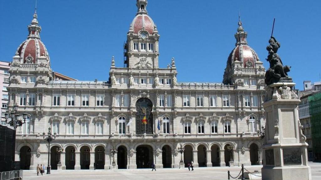 El Palacio Municipal preside María Pita (Coruna.gal)