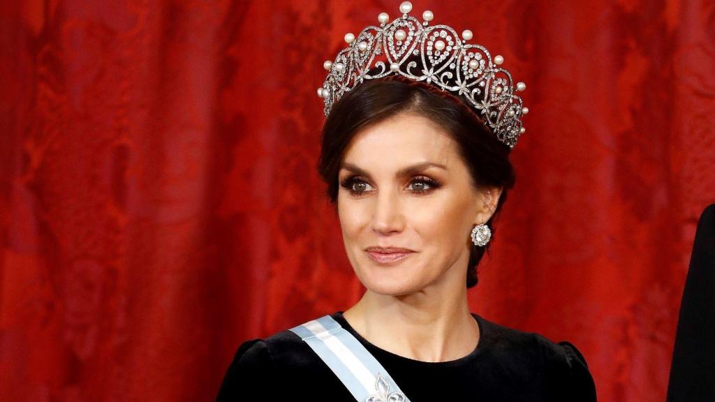 La reina Letizia con la tiara rusa.