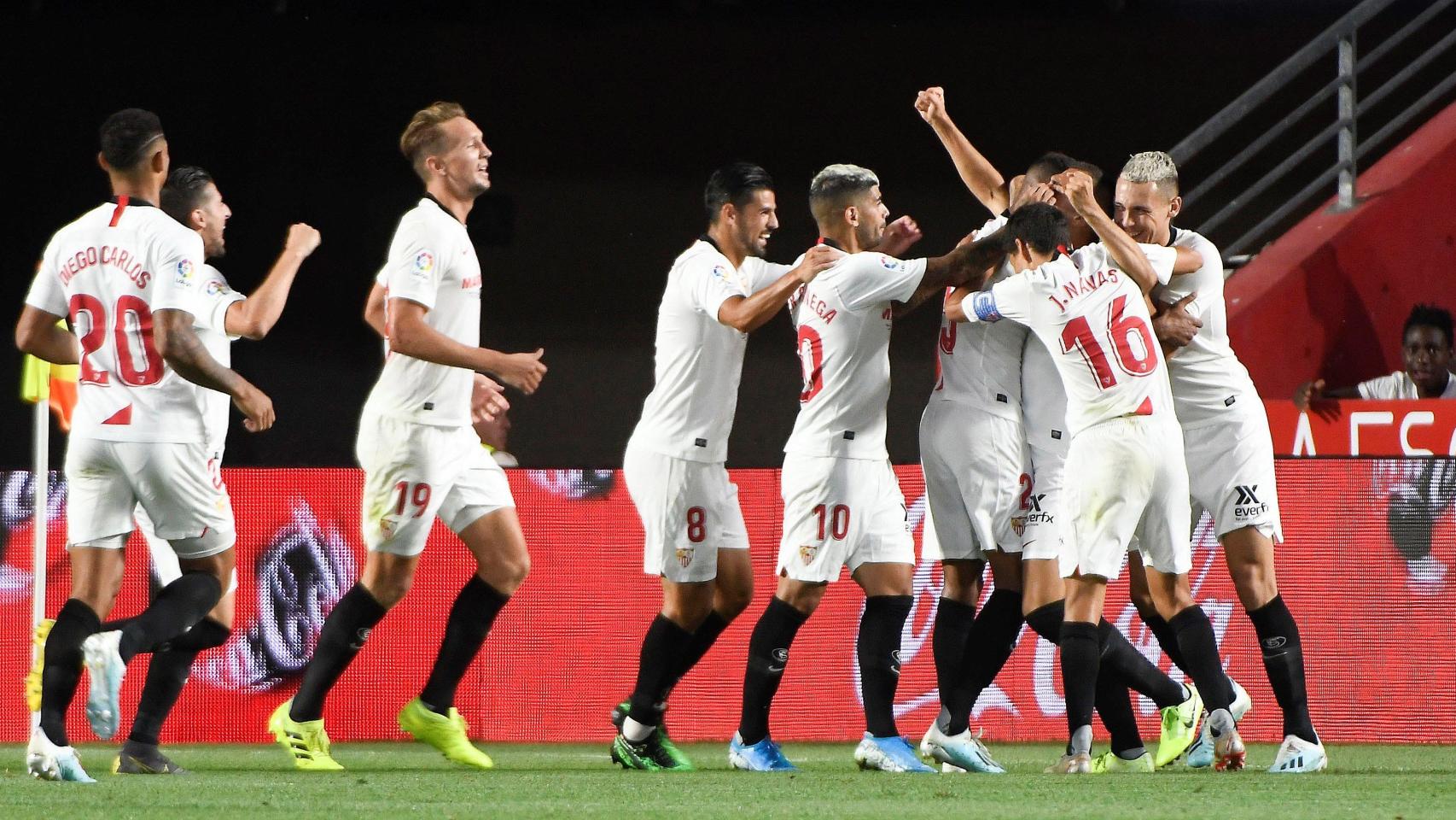 El Sevilla gana por la mínima al Granada y ya es líder en Liga