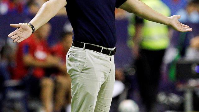 Javier Calleja, entrenador del Villarreal, durante el partido contra el Levante