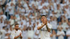 James Rodríguez, ovacionado por el Santiago Bernabéu