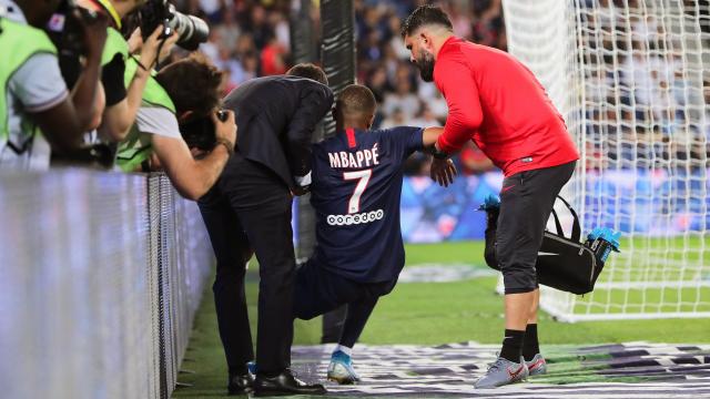 Mbappé se lesiona con el PSG