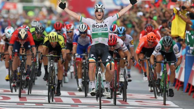 Sam Bennett gana la segunda etapa de La Vuelta a España 2019