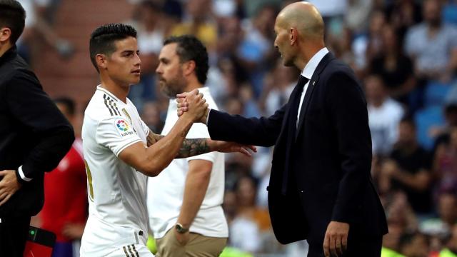 James y Zidane se dan la mano