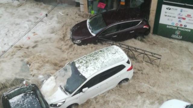 Coches afectados por la gota fría en Arganda